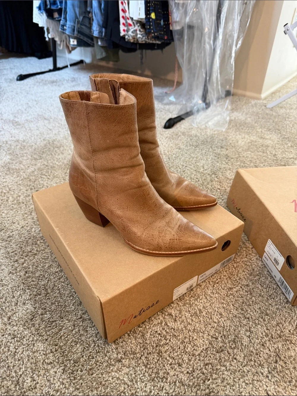 Matisse Tan Pointed-Toe Leather Western Booties